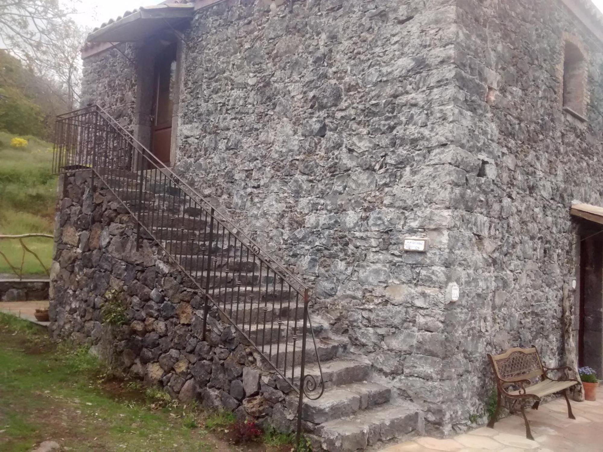 Agriturismo La Caraffara Sull' Etna Puntalazzo Exterior photo