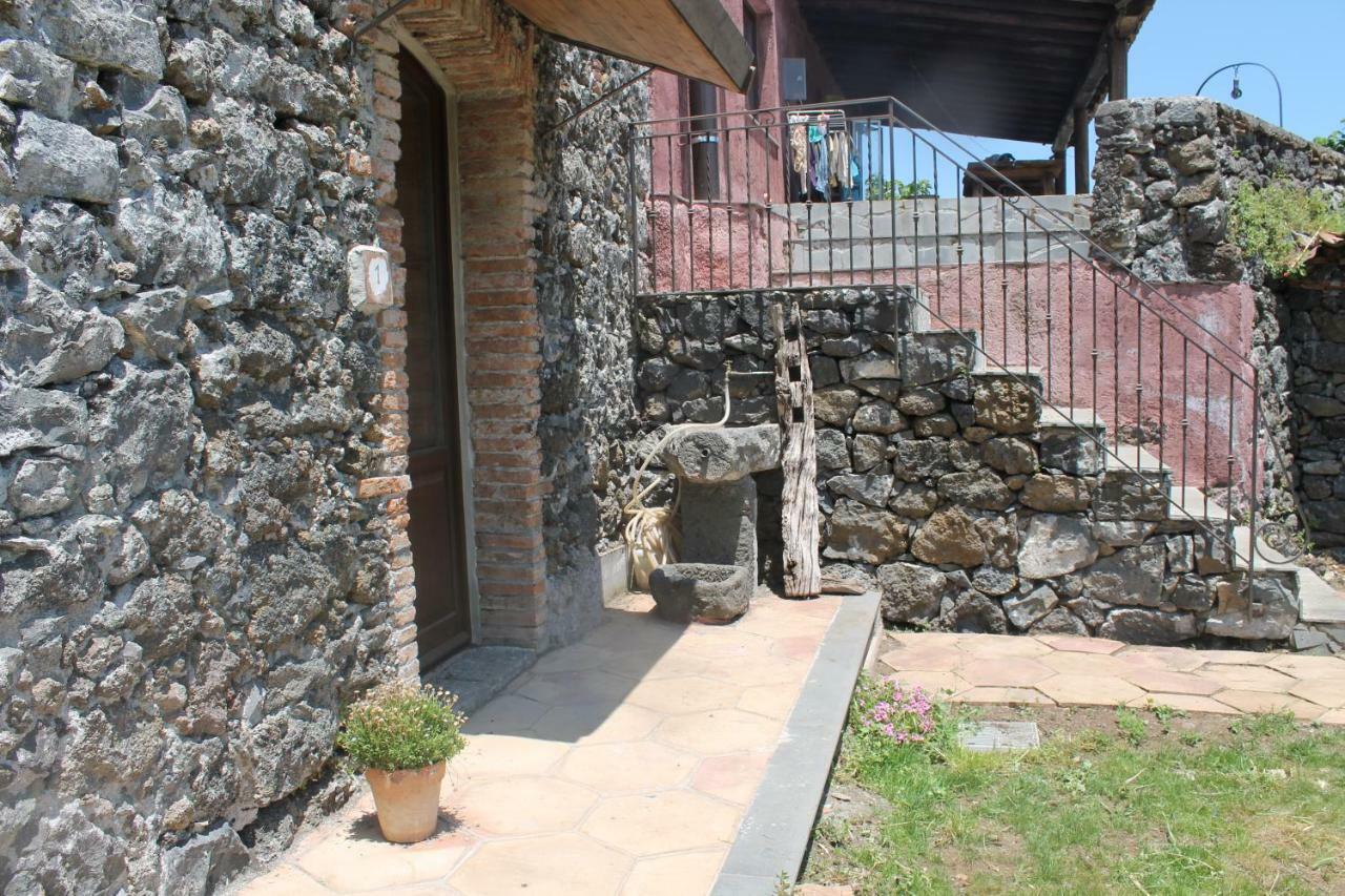 Agriturismo La Caraffara Sull' Etna Puntalazzo Exterior photo