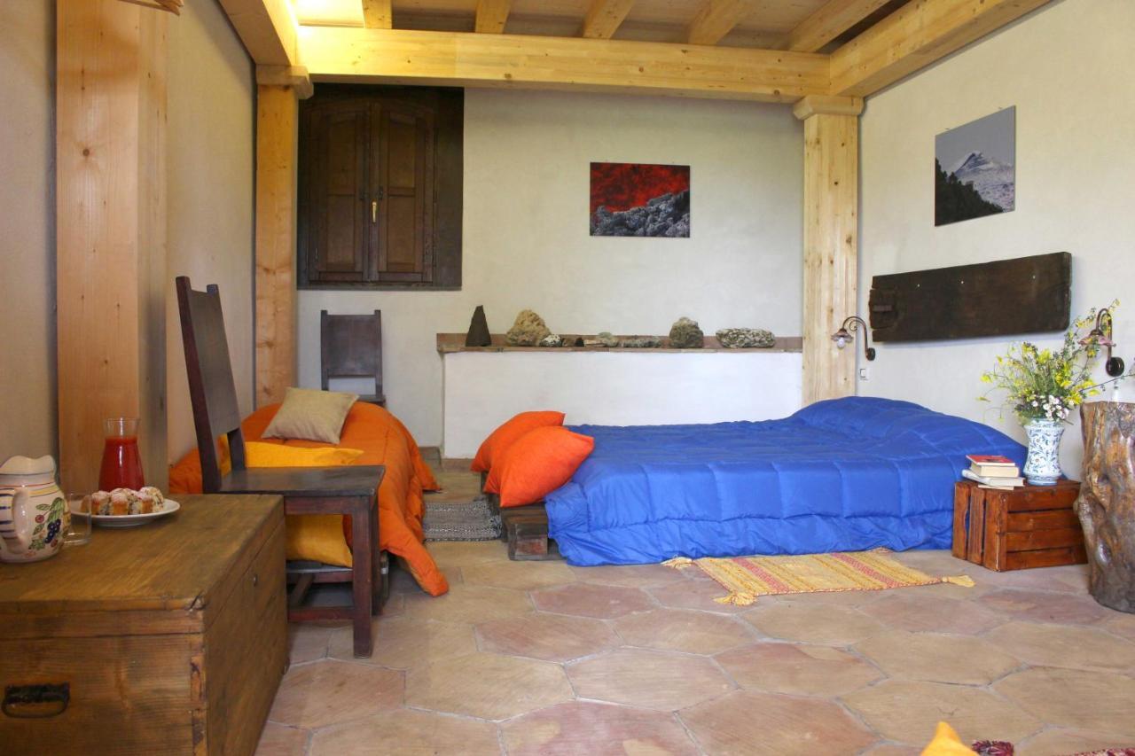 Agriturismo La Caraffara Sull' Etna Puntalazzo Exterior photo
